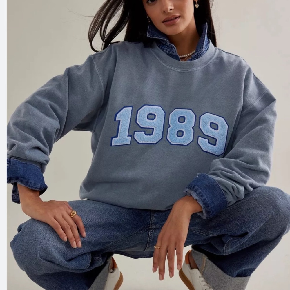 RARE! TAYLOR SWIFT ANTHROPOLOGIE 1989 VARSITY PATCH OVERSIZED SWEATSHIRT